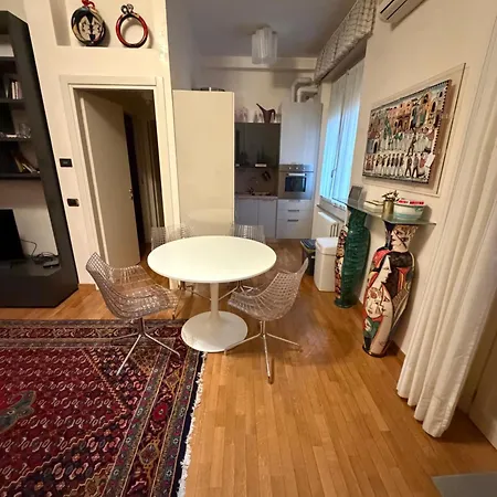 Διαμέρισμα Cairoli 19 *
